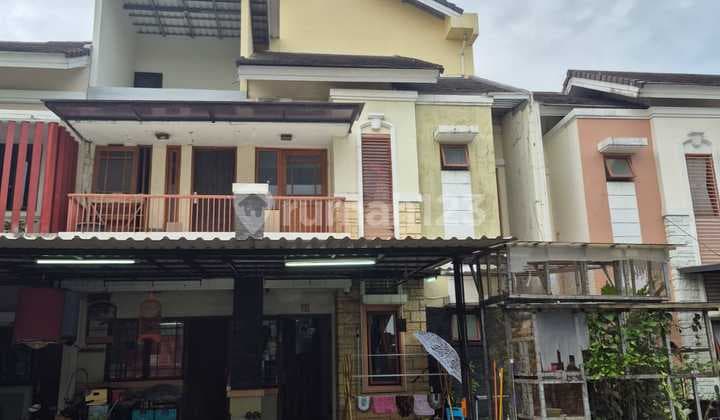 Rumah 3 Lantai Lokasi Strategis Dekat Mall Di Grand Wisata