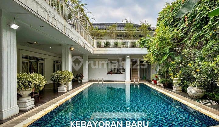 Dijual Rumah Modern Classic Semi Furnished di Kebayoran Baru