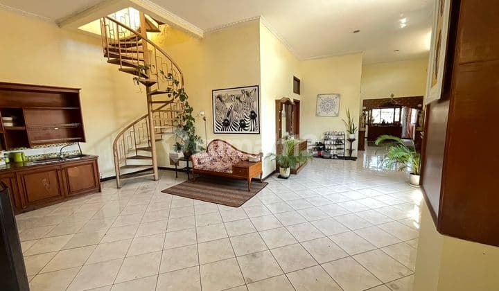 Ruang Usaha 4,5 Lantai Siap Pakai Braga Bandung