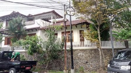 Dijual Rumah Besar Di Cikutra Dekat Dengan Kampus Dan Gedung Sate