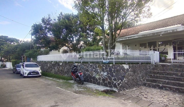 Dijual Murah Rumah Hitung Tanah di Dago Sangkuriang Kota Bandung