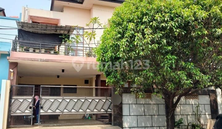 Dijual Rumah Di Kemang Pratama 1 Kota Bekasi Lingkungan Nyaman Strategis