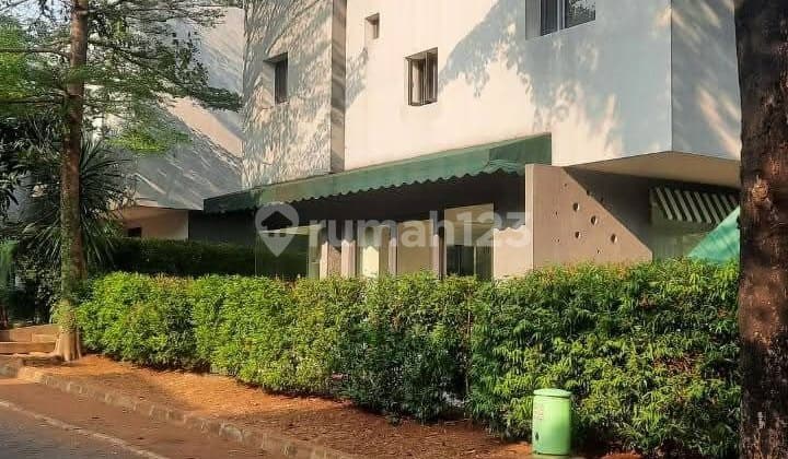 Rumah Hook 3 Lantai Siap Huni Ada Lift di Bintaro Jakarta Selatan