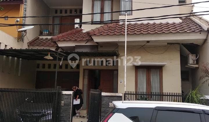 DIJUAL MURAH RUMAH 2 LANTAI KOKOH SIAP HUNI DI BINTARA JAYA BEKASI BEBAS BANJIR