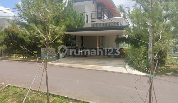 Dijual Villa Dalam Kawasan Premium di Dago Pakar Bandung Udara Sejuk