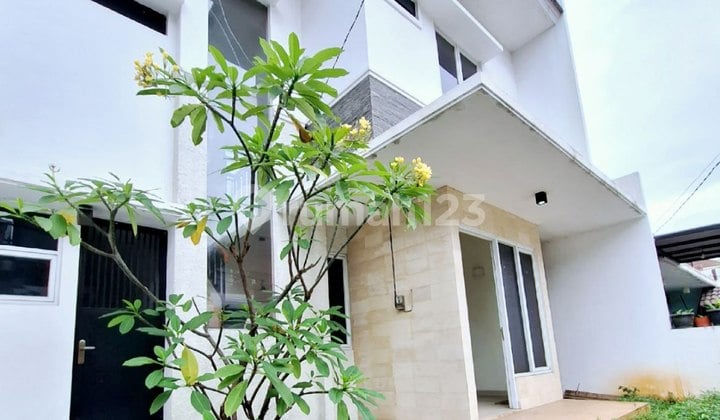 Dijual Murah Rumah Luas Dalam Perumahan Grand Galaxy City Bekasi Selatan