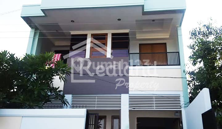 Rumah di daerah Halmahera , Semarang ( On 7826 )