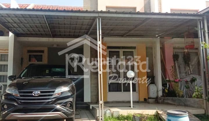Rumah di Perum Graha Padma , Semarang ( Me 8015 )