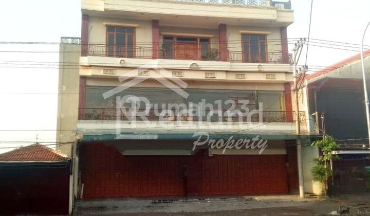 Shop house in Majapahit, Semarang (Me 8025)