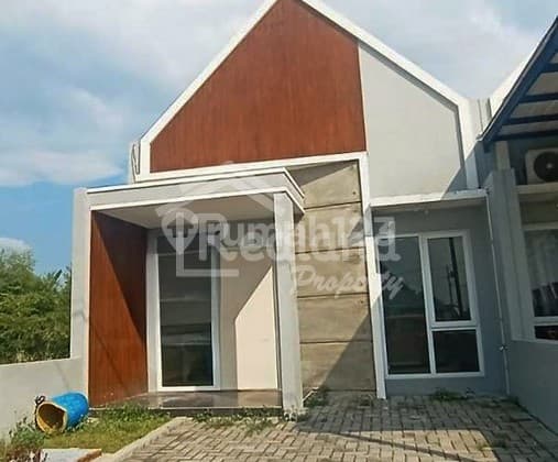 Rumah di daerah Plamongan Indah , Semarang ( Me 7727 )