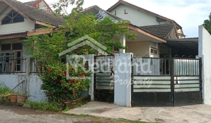 Rumah di Puri Anjasmoro , Semarang ( Jo 8579 )