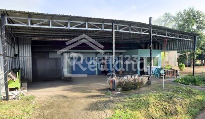 Gudang di Desa Pecuk Mijen , Demak ( Me 8089 )