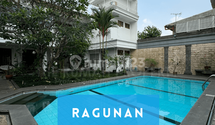 Luxury Ragunan House Private Pool Spacious Well-Maintained Yard