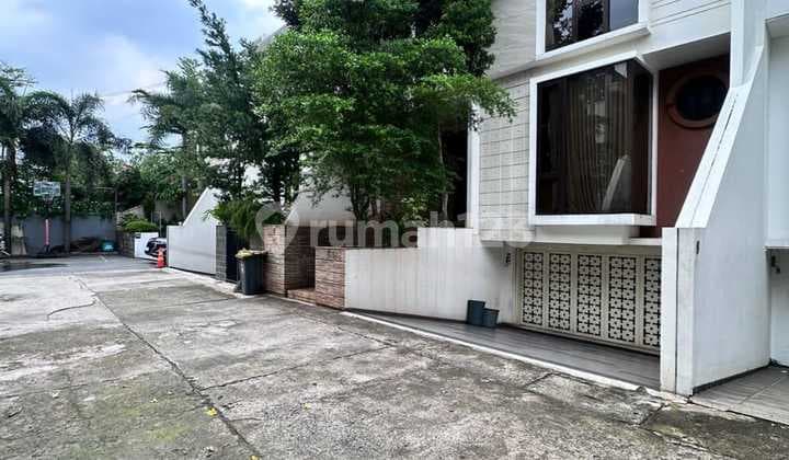 Rumah Dalam Townhouse di Lebak Bulus Area Unit Bagus
