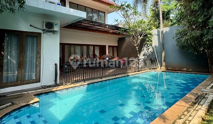 Townhouse Private Pool Nuansa Bali di Lebak Bulus Jaksel