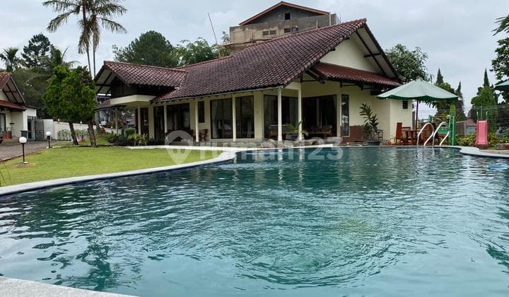 Villa Puncak Fully Funrished Private Pool Kondisi Bagus