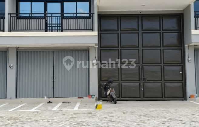 For Sale: New 3-Story Shop House Building on Jl. Soekarno Hatta, Balikpapan