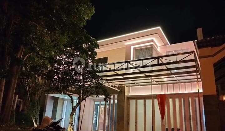 Bw12 For Rent: Strategic, Cheap, Luxurious Minimalist House in Palm Beach Pakuwon City Surabaya