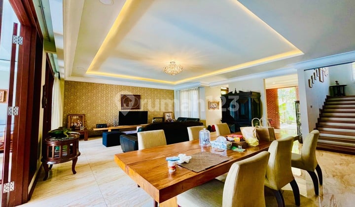 Luxury House In Gegerkalong Bandung