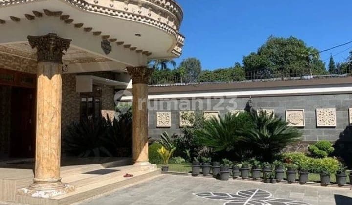 Luxury House in Lembang Fully Furnished