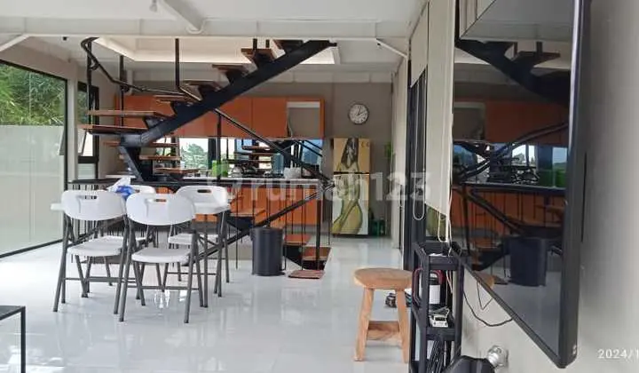 Dijual Rumah Industrialis Modern Area Dago