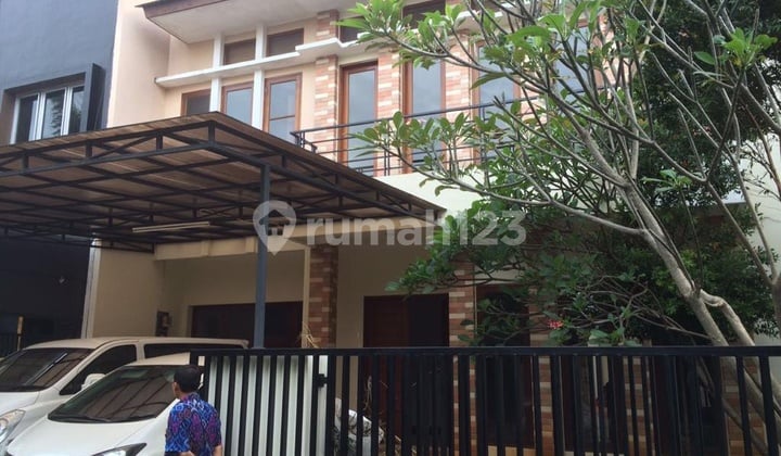 Townhouse Bagus Di Lebak Bulus Turun Harga