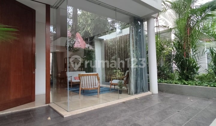 TROPICAL COMPOUND IN CIPETE