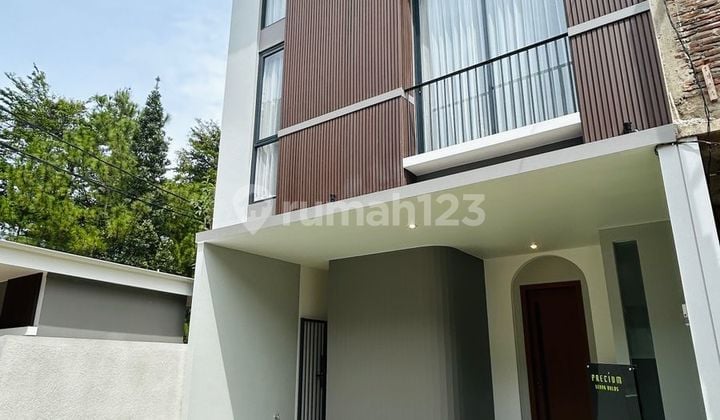Nice Luxury Townhouse In Lebak Bulus