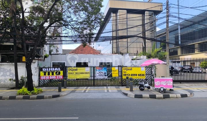 RUMAH TUA UNTUK KOMERSIAL DI MENTENG
