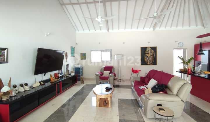 Villa With Huge Garden And Big Pool In Ungasan Only 5 Minutes To Melasti Beach