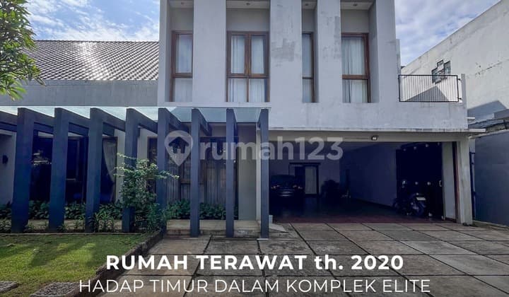 For Sale / Dijual Rumah Terawat 2 Lantai Kebayoran Lama, Jakarta Selatan Dalam Komplek One Gate System - Ocasa4784