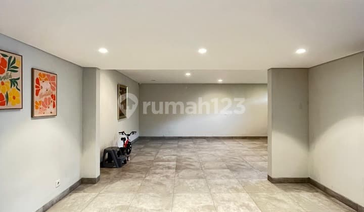 For Sale / Dijual Rumah - Mega Kuningan Newly Renovated Modern Tropical House Area Exclusive Dalam Komplek One Gate System - Ocasa4811