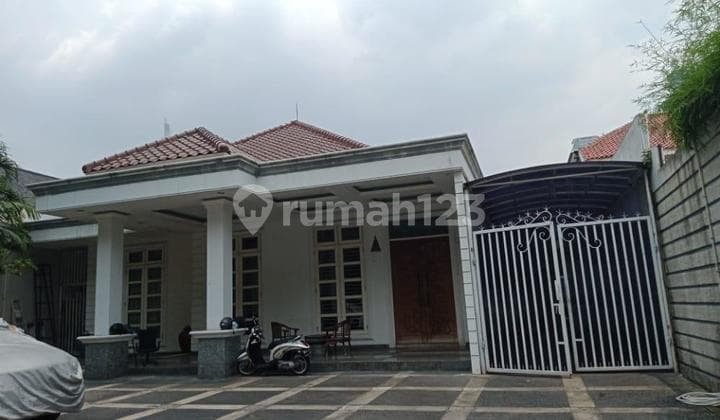 Rumah 5 BR + Swimming Pool Jalan Hos Cokroaminoto Menteng Jakarta Pusat