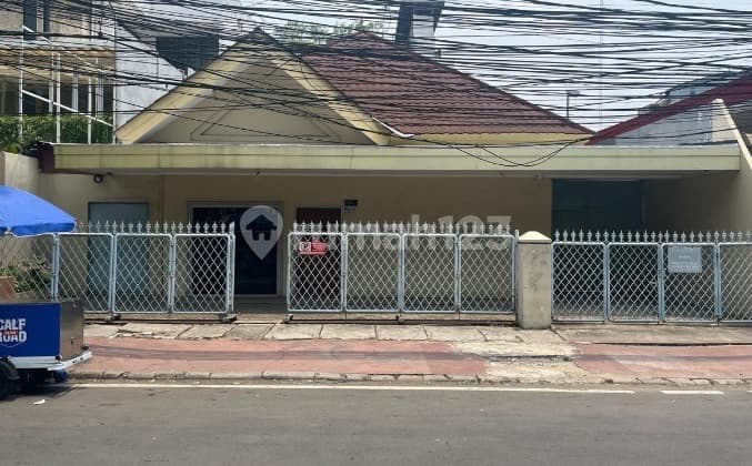 Quick Sale: Super Strategic Commercial Location Shop House in Gajah Mada Area, Central Jakarta
