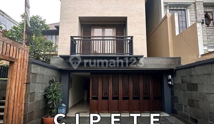 Newly Renovated Tropical House Villa 2 Lantai 4 BR Cipete Jakarta Selatan