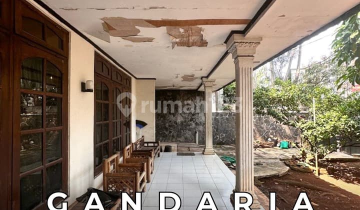 RUMAH LAMA HITUNG TANAH KOMERSIAL AREA GANDARIA JAKARTA SELATAN