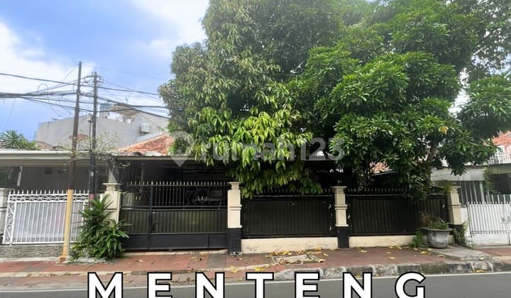 Rumah 1 Lantai 3 BR HGB Menteng Jakarta Pusat