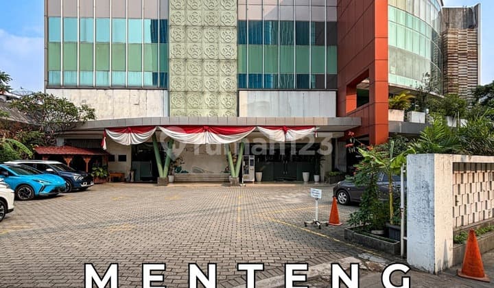 GEDUNG 4 LANTAI TERAWAT DAN SIAP PAKAI LOKASI SUPER STRATEGIS MENTENG JAKARTA PUSAT
