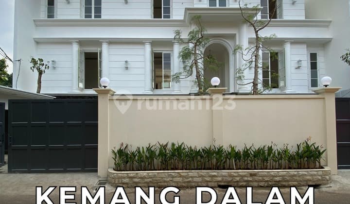 Brand New Modern Classic House 3 Lantai Kemang Dalam Jakarta Selatan - Ocasa4315