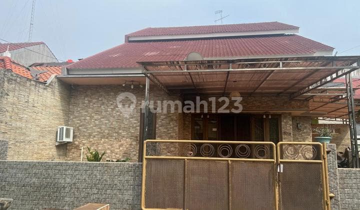 Rumah Terawat di Adenium Harapan Indah Bekasi- Lingkungan Nyaman,Akses Mudah