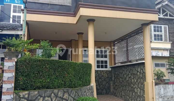 Villa Nyaman di Green Apple Cipanas - Udara Sejuk, Air Jernih