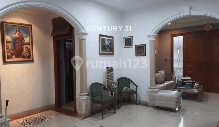 4-Story Ready-to-Occupy House in Sunter Garden, North Jakarta