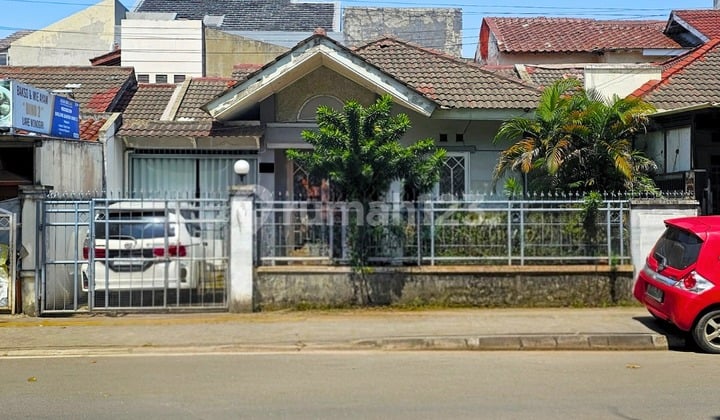 Cheap House !!! By the road, can be used as a business place in Kenacana Loka BSD