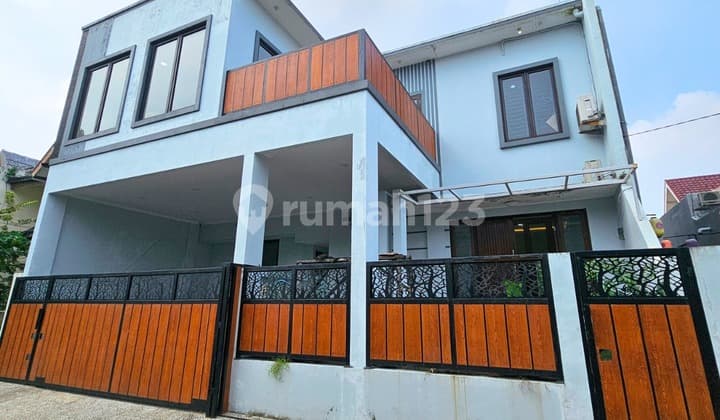 Rumah Baru Renov Siap Huni Lokasi Bagus dan Strategis di Griya Loka BSD City - Tangsel