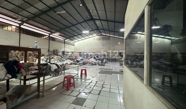 Gudang Pabrik Ex Konveksi + Rumah di Cigondewah Bandung