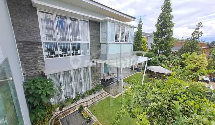 Rumah Lux Full Furnished Dengan Best View Nan Suasana Asri di Resort Dago Pakar