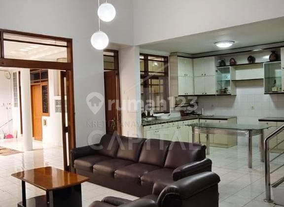 Rumah Nyaman dengan Lingkungan Aman di Sayap Pasteur