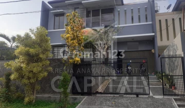 Nice house, well-maintained ready to occupy, in Pondok Hijau.