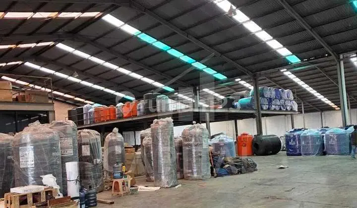 Gudang Konstruksi Baja Bersih Siap Pakai di Soekarno Hatta Mainroad