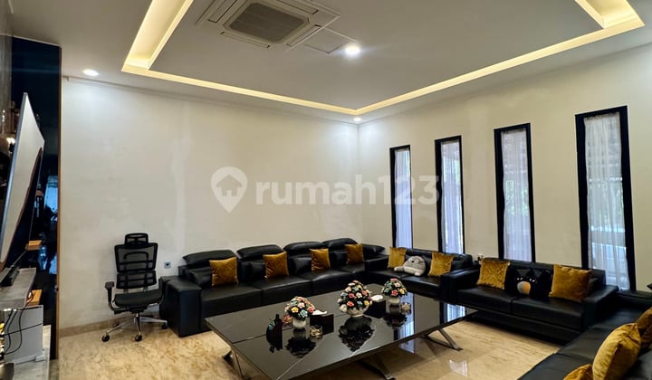 Rumah Cantik Hoek Full Renov Super High Spec di Buenos Aires De Latinos BSD City, Tangerang Selatan